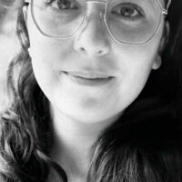 Mayline AHETZ ETCHEBER naturopathe sophrologue massage ayurvédique photo portrait Mayline AHETZ ETCHEBER naturopathe sophrologue et massage ayurvdique